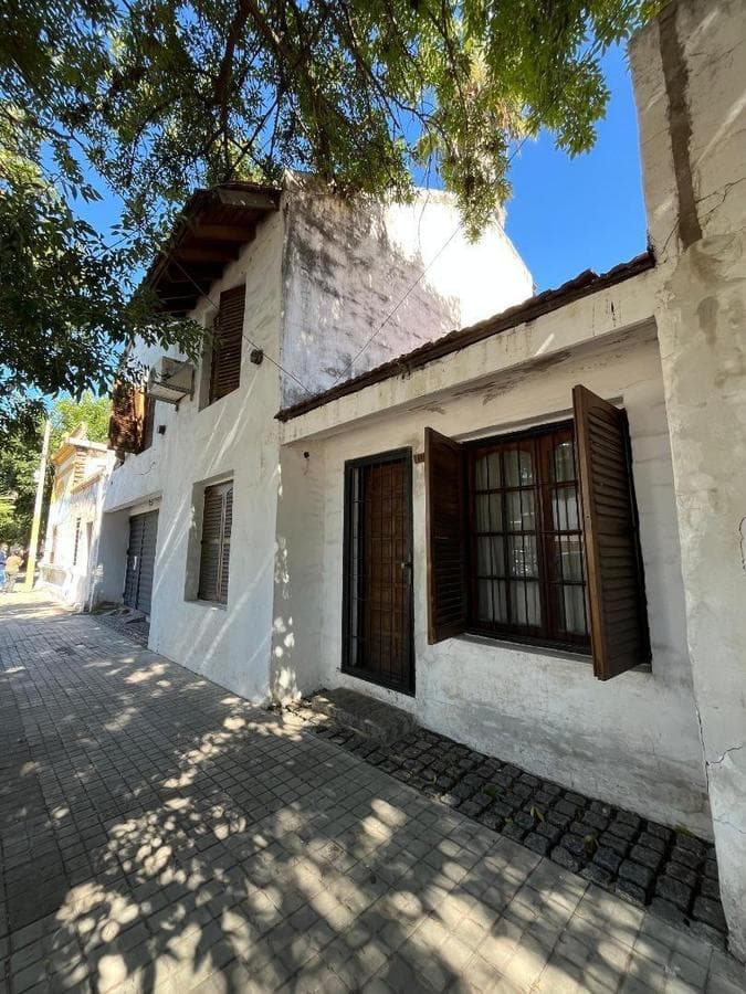 House + 2 apartments + 2 commercial spaces for sale - Alta Córdoba