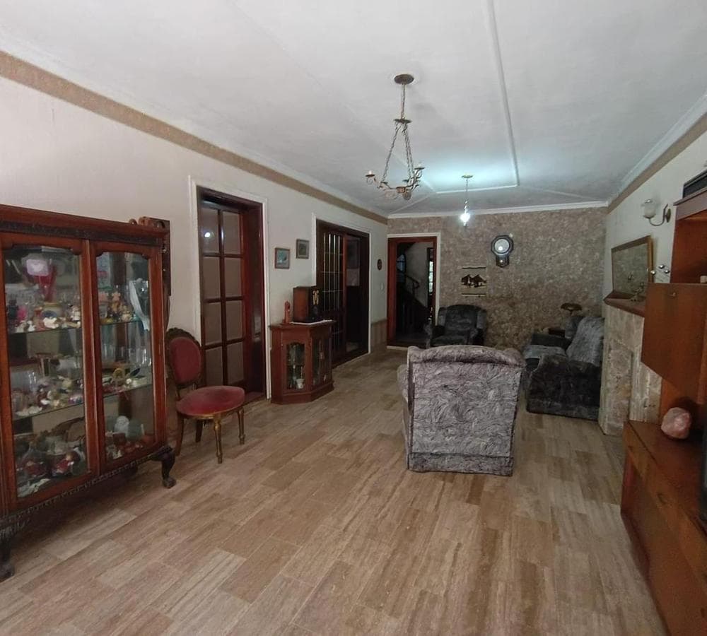 House for sale in the Nuevo Centro Shopping area. Two parking spaces and a patio.