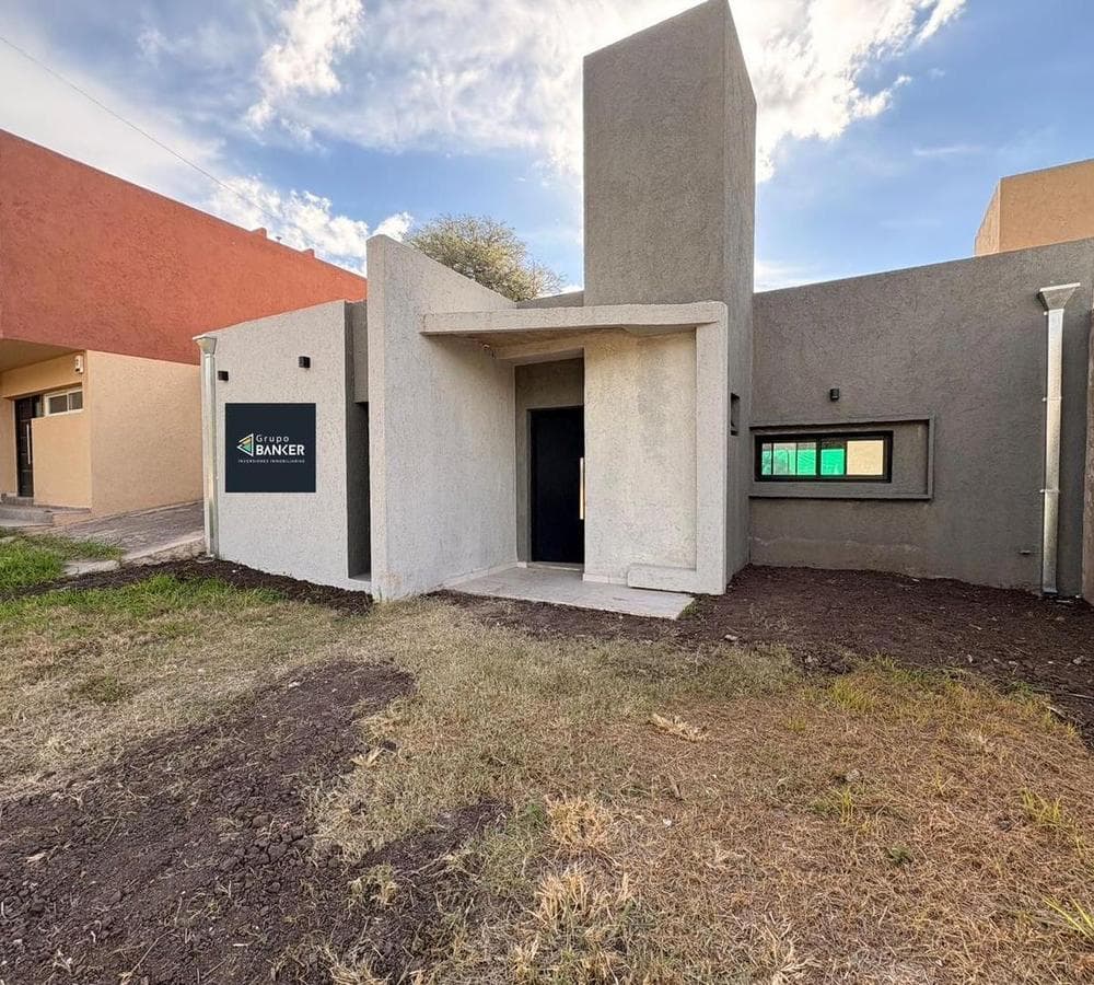 house in Villa Catalina
