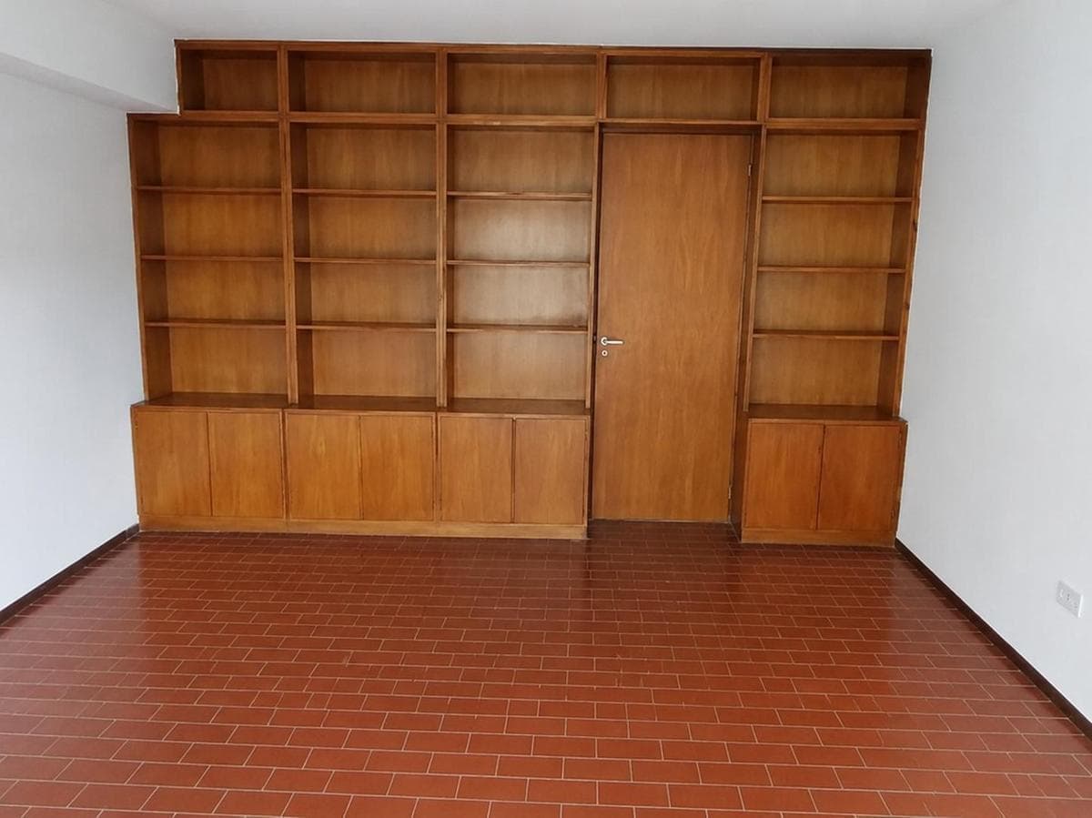 ONE-ROOM OFFICE PLUS GARAGE FOR SALE AT BELGRANO 49
