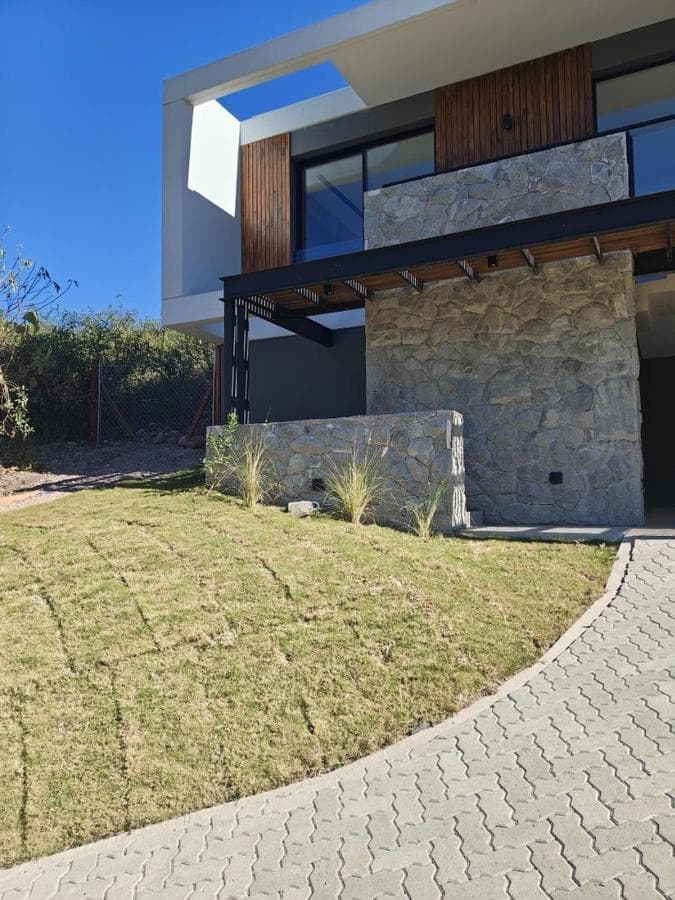 MODERN, FUNCTIONAL, BRIGHT HOUSE FOR SALE WITH SPECTACULAR VIEWS