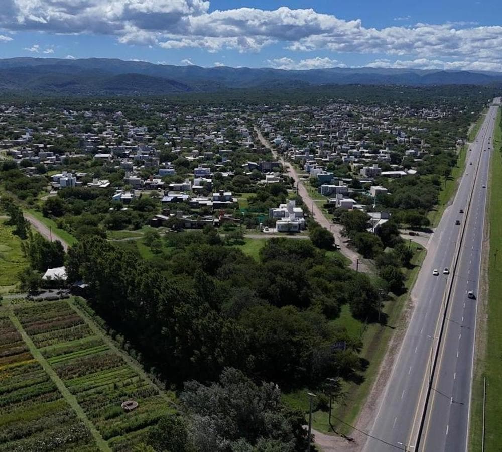 LAND FOR SALE: 800 meters, Villa Catalina, Phase 1
