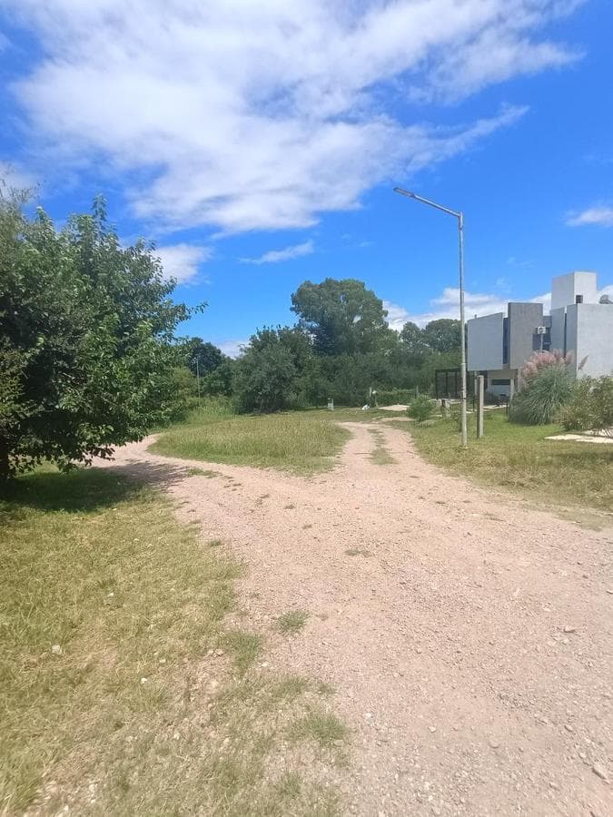 LAND FOR SALE: 800 meters, Villa Catalina, Phase 1
