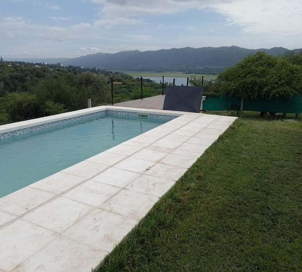 Lakefront House for Sale with Pool - Siquiman Park