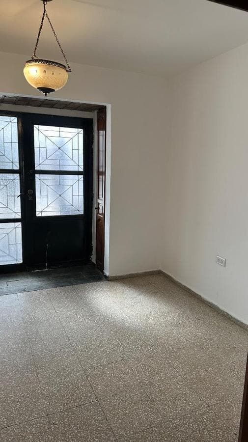 HOUSE FOR SALE IN THE CUPANI NEIGHBORHOOD