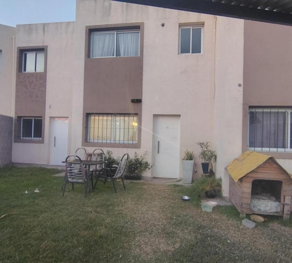 DUPLEX FOR SALE IN A NEIGHBORHOOD NEAR VALLE WITH SECURITY IN CORDOBA