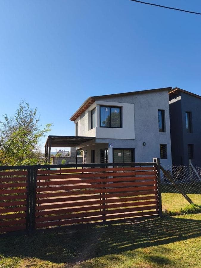 HOUSE FOR SALE IN POTRERO DE GARAY