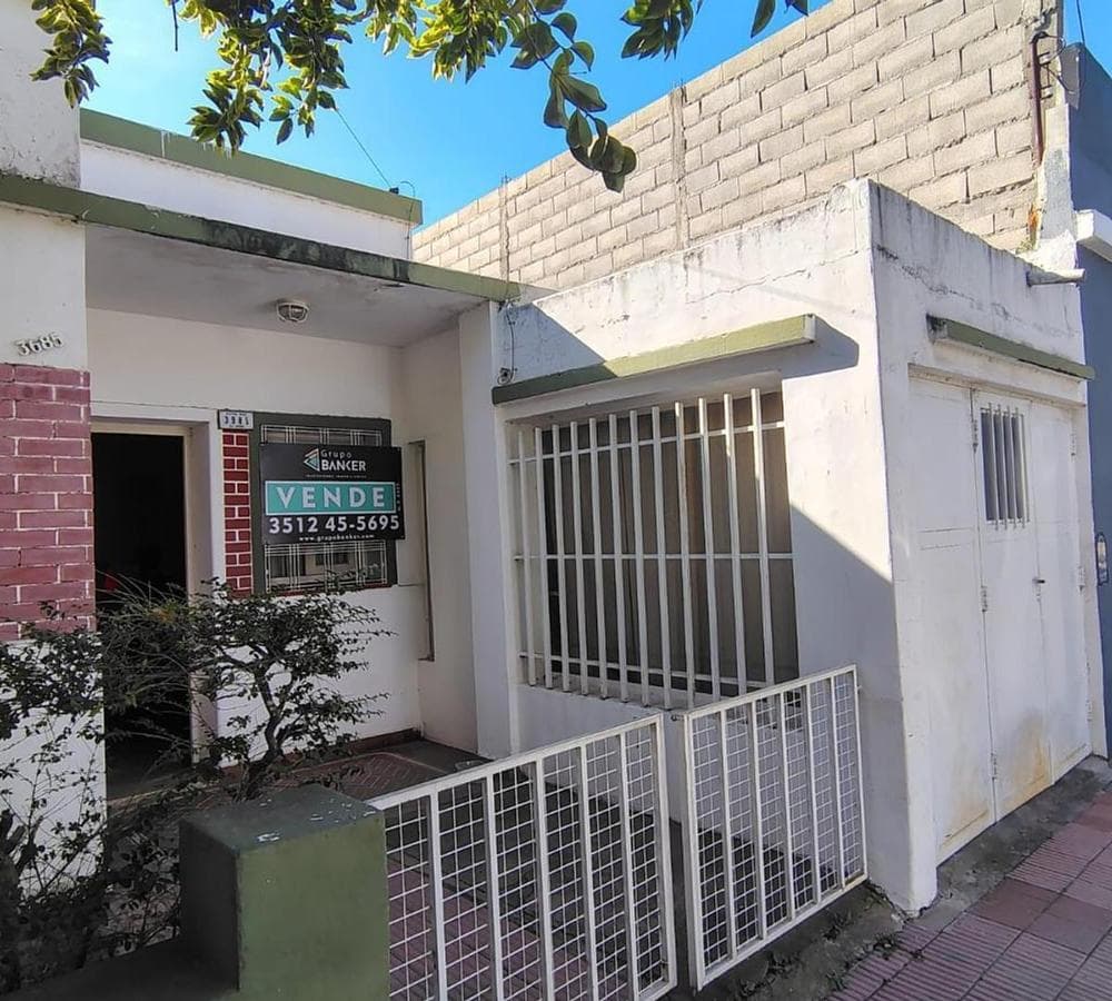 3-BEDROOM HOUSE FOR SALE IN ALTAMIRA