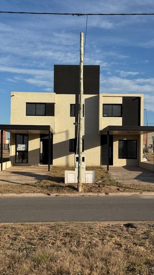 DUPLEX FOR SALE IN CUESTAS DE MANANTIALES