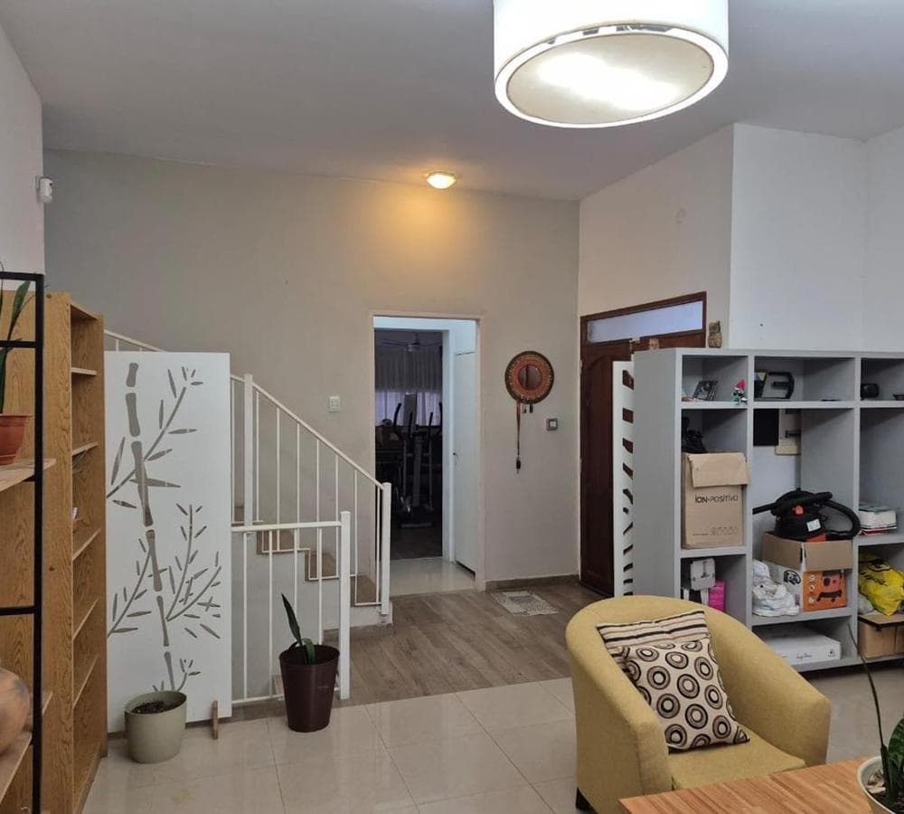4-BEDROOM HOUSE FOR SALE IN LOS CAROLINOS