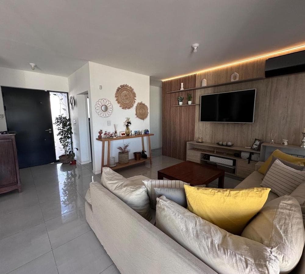 3-BEDROOM HOUSE FOR SALE WITH A POOL IN DOCTA PHASE 2