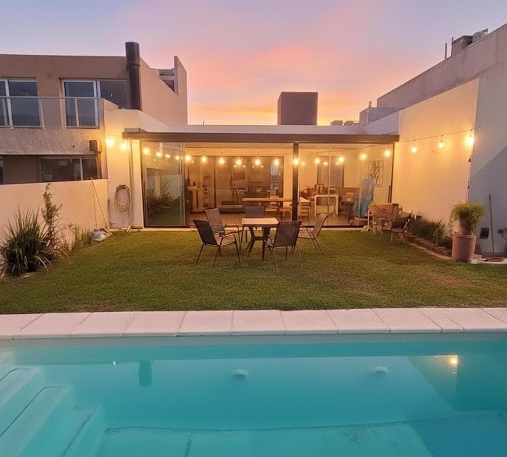 3-BEDROOM HOUSE FOR SALE WITH A POOL IN DOCTA PHASE 2