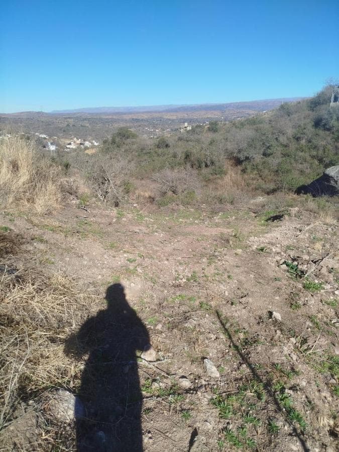FOR SALE: 1,100-METER LOT IN ESTANCIA VIEJA WITH DEED