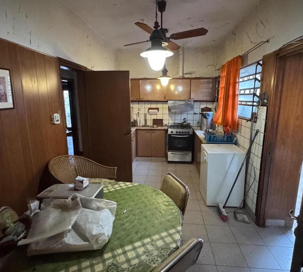 HOUSE FOR SALE IN THE JARDIN NEIGHBORHOOD
