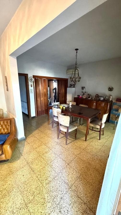HOUSE FOR SALE IN THE JARDIN NEIGHBORHOOD