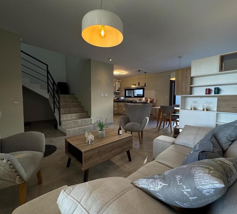 3-BEDROOM DUPLEX IN PRADOS DE MANANTIALES
