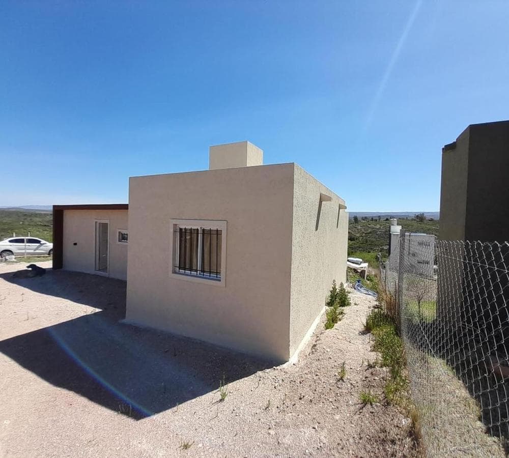 FOR SALE: HOUSE IN ESTACIA VIEJA—2 BEDROOMS AND SWIMMING POOL—BRAND-NEW