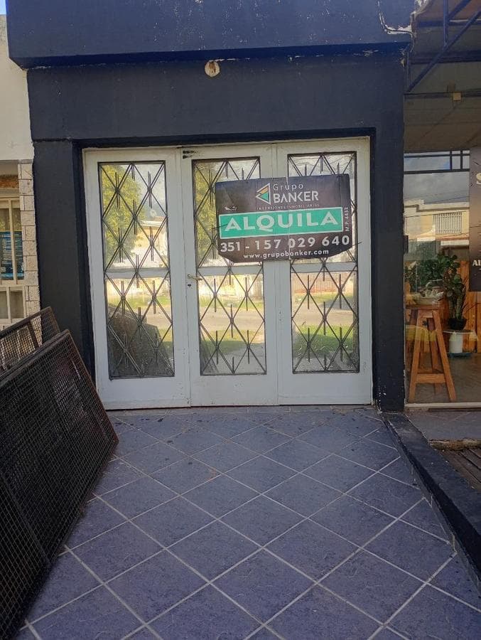 STORAGE UNIT OR GARAGE FOR RENT IN THE VILLA CABRERA NEIGHBORHOOD