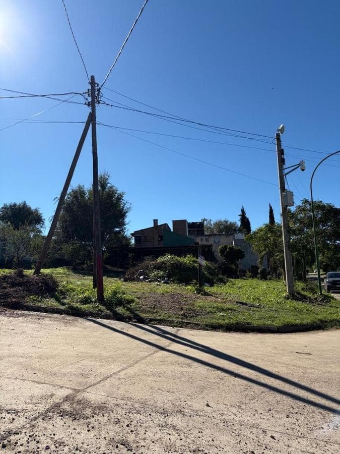 Corner Lot in Villa Allende, 720 Meters, Cumbres Neighborhood