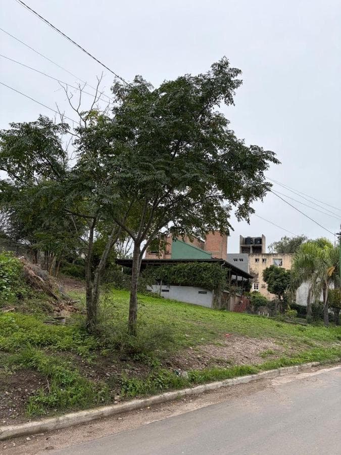 Corner Lot in Villa Allende, 720 Meters, Cumbres Neighborhood