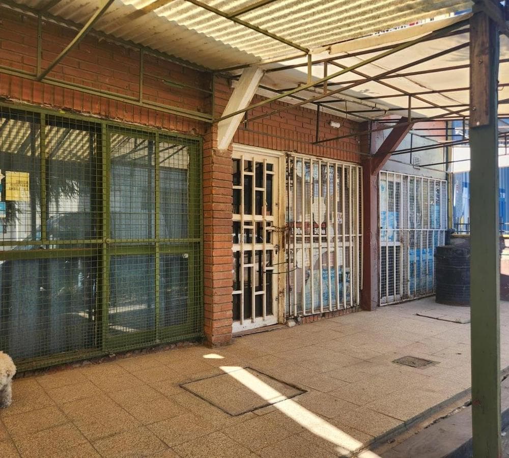 OPPORTUNITY!!! COMMERCIAL SPACES + 3 APARTMENTS FOR SALE
