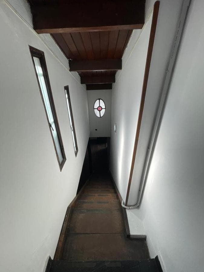 HOUSE FOR RENT FOR COMMERCIAL/PROFESSIONAL USE