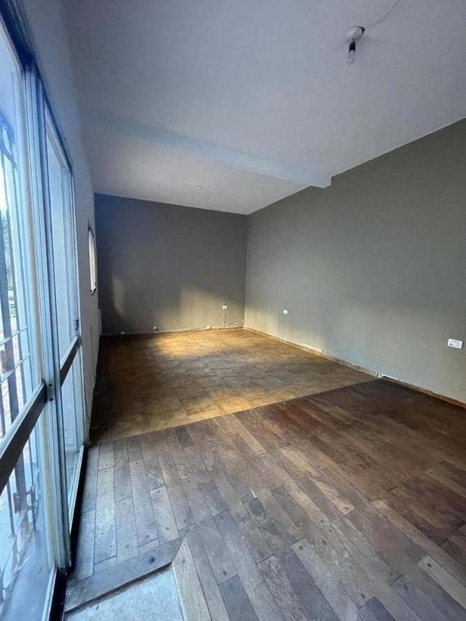 HOUSE FOR RENT FOR COMMERCIAL/PROFESSIONAL USE