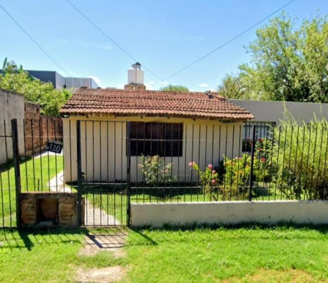 HOUSE FOR SALE IN THE LOS BULEVARES NEIGHBORHOOD