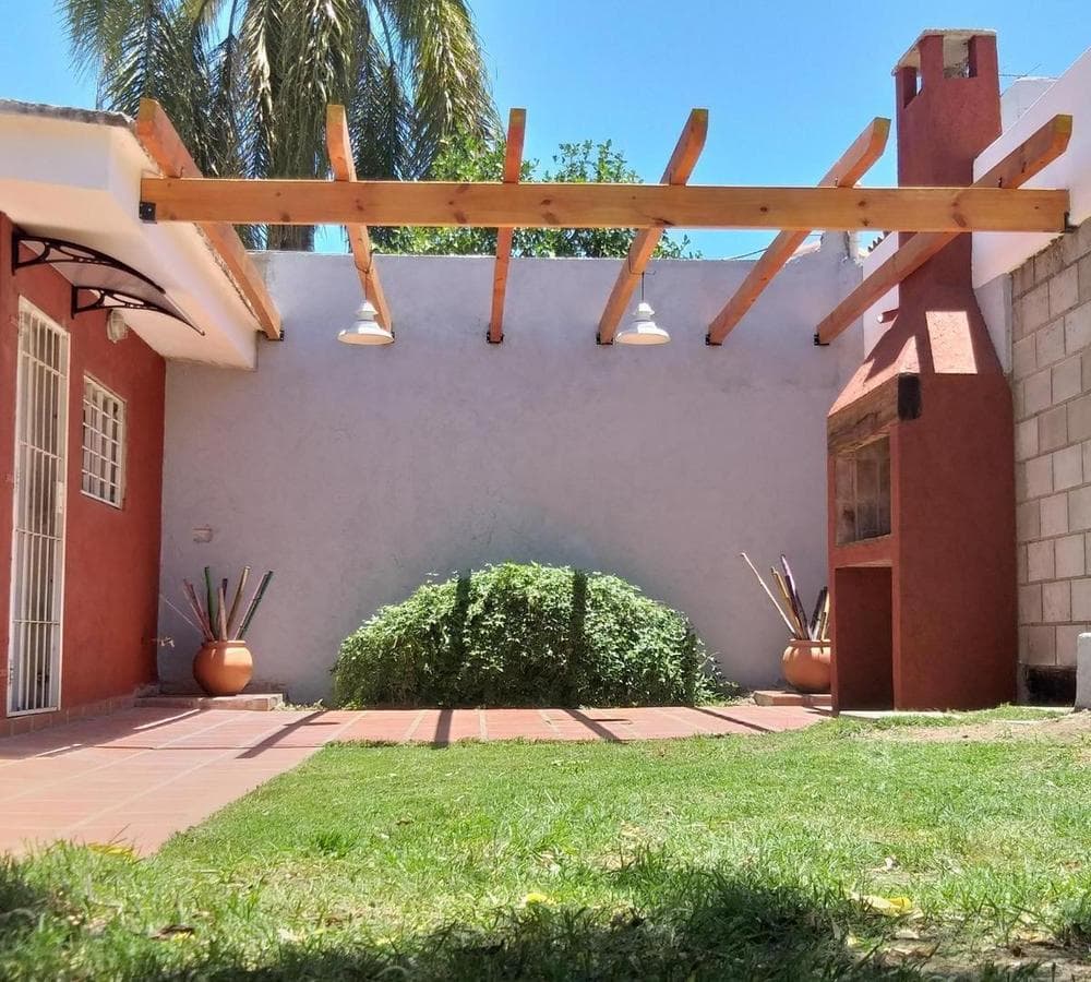 2-Bedroom House in the Centro Neighborhood of Villa Allende