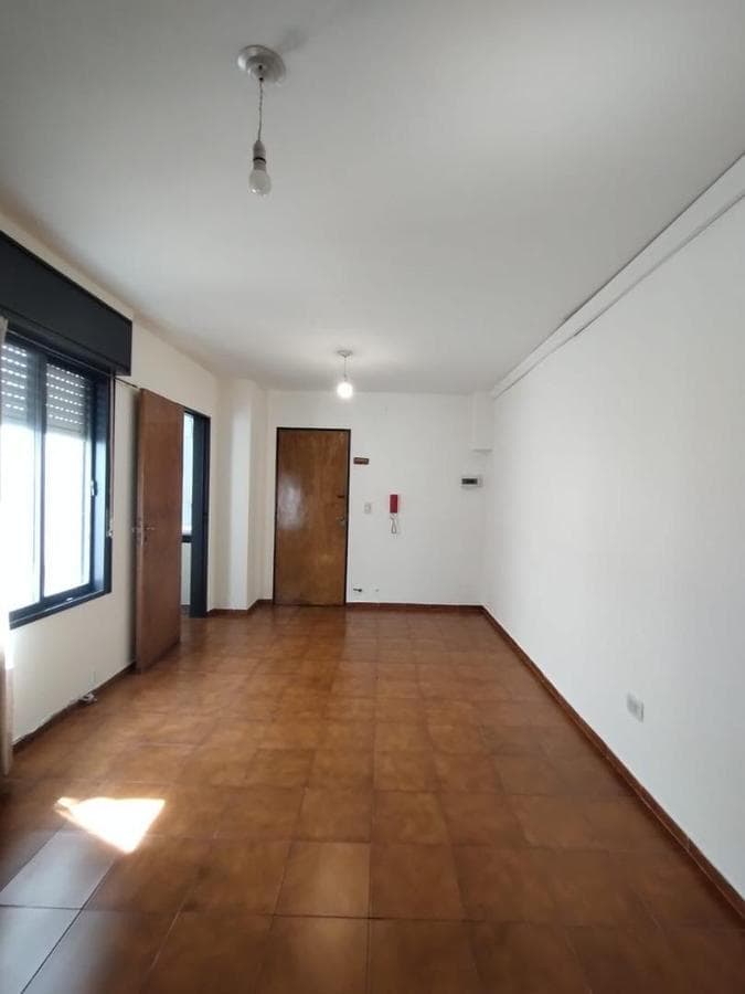 1-BEDROOM APARTMENT IN THE ALBERDI NEIGHBORHOOD