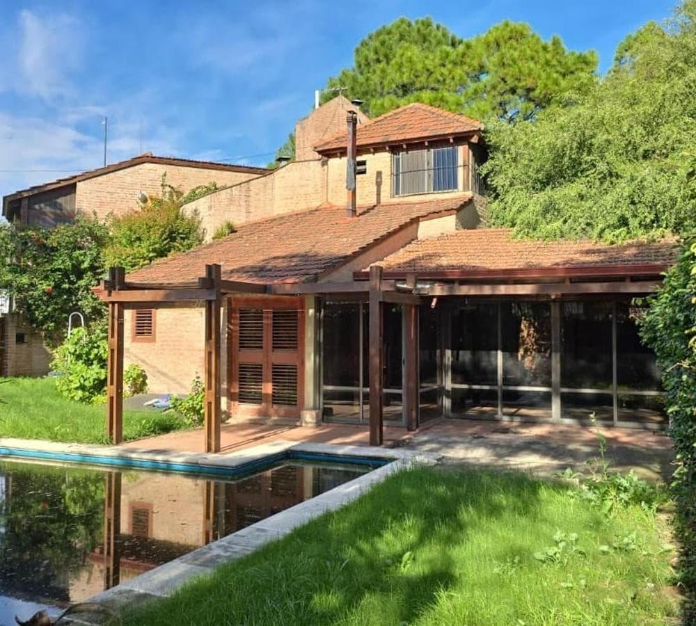 House for Sale in the Jardín Espinosa Neighborhood