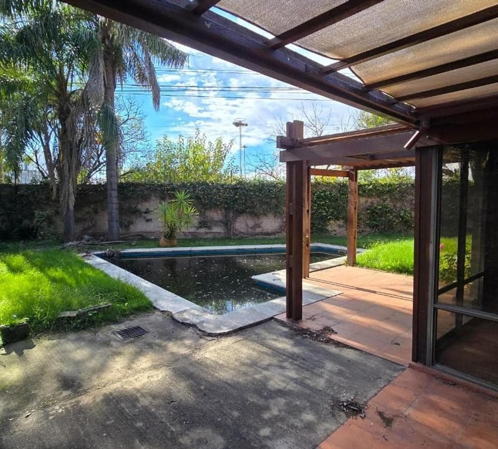 House for Sale in the Jardín Espinosa Neighborhood