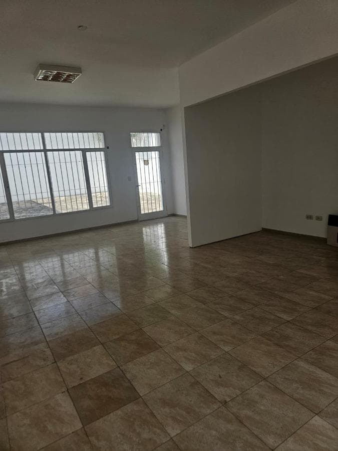 OFFICES FOR RENT IN A GREAT LOCATION - NO MAINTENANCE FEES