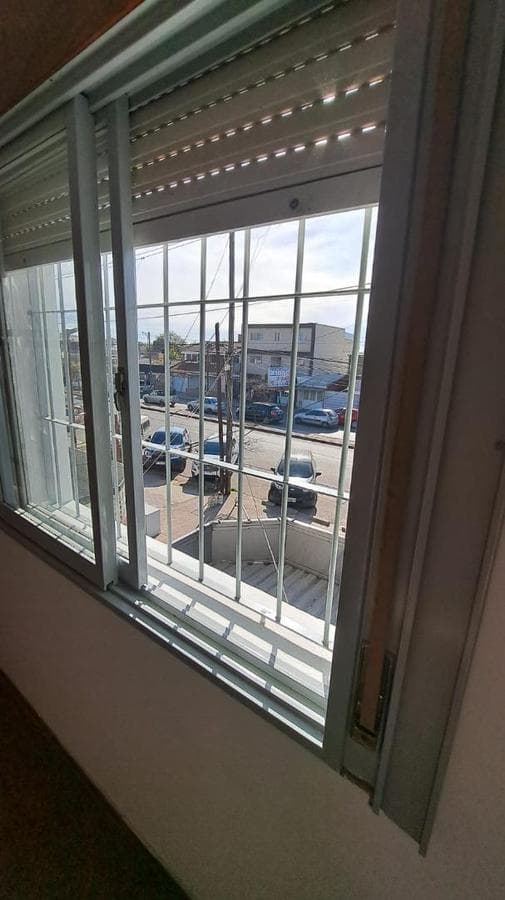 BRIGHT, WELL-LIT APARTMENT FOR RENT