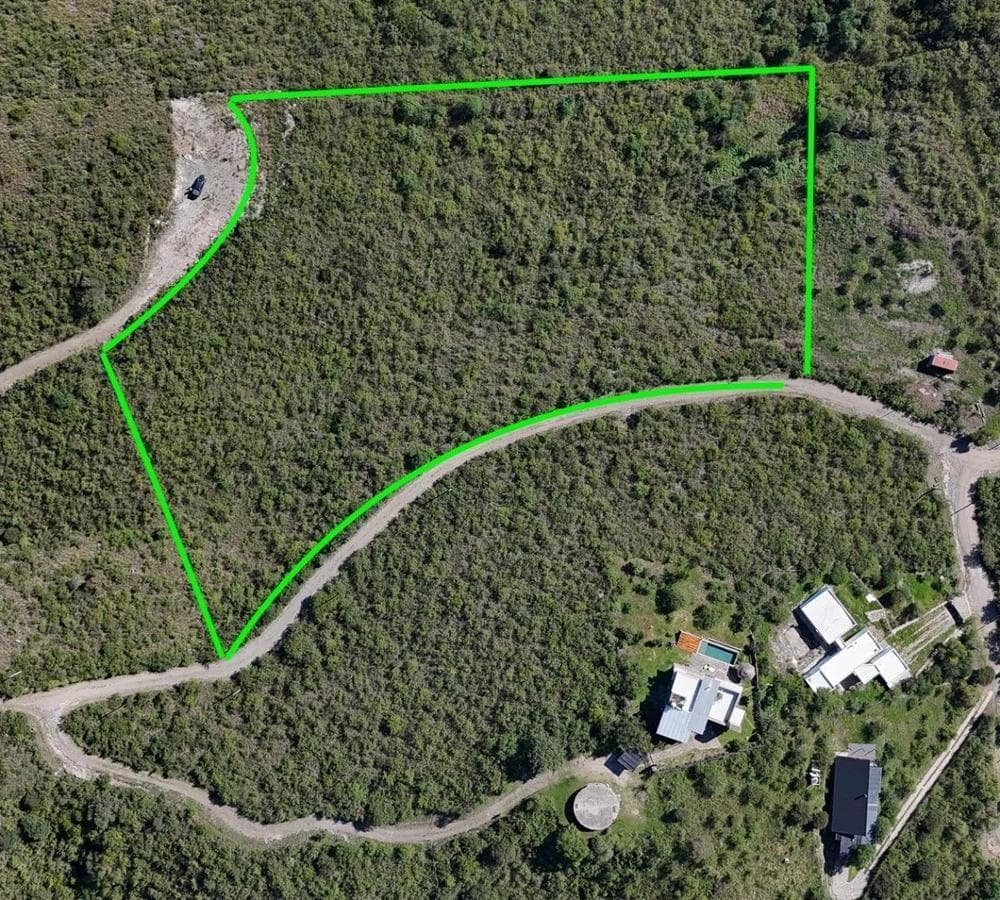 10,000 m² lot in the Paso de Piedra neighborhood of Falda del Carmen