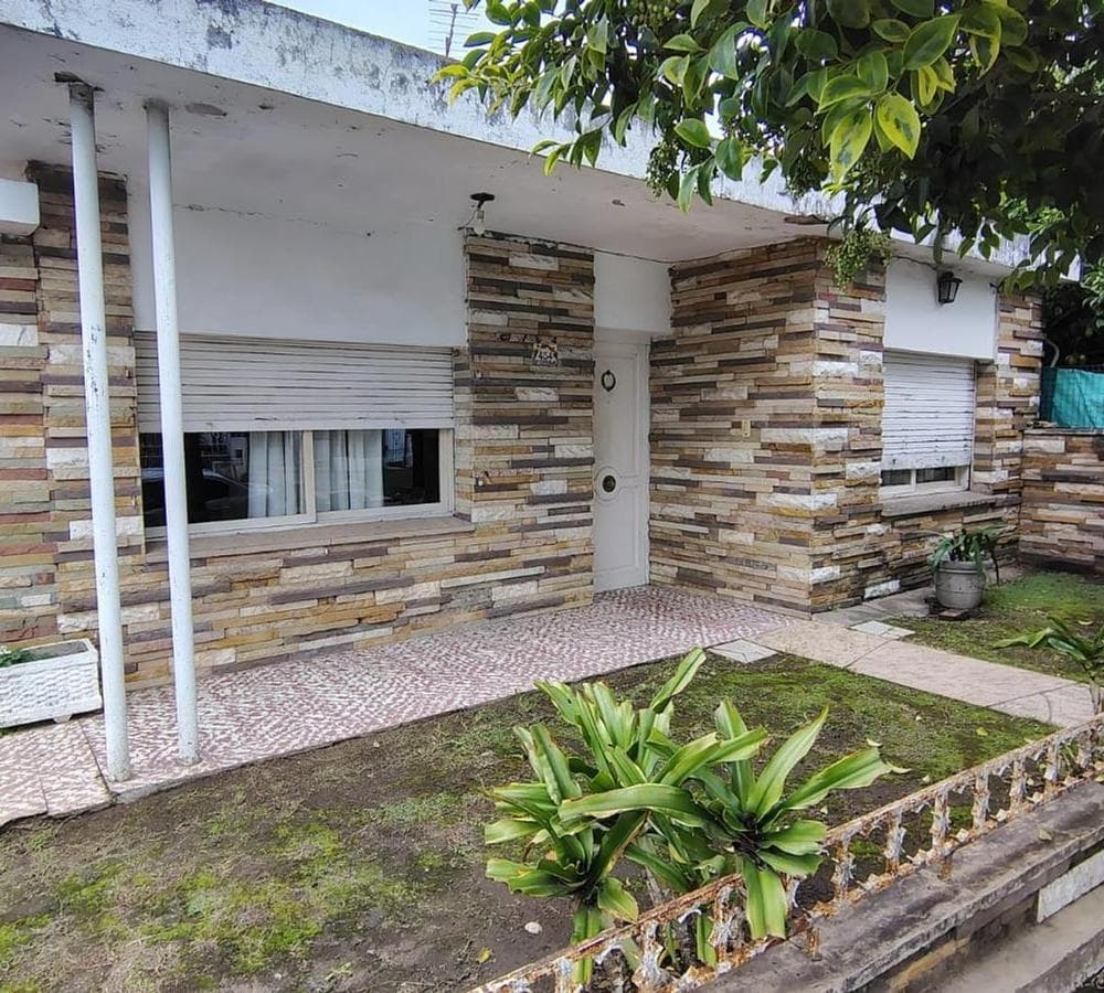 THREE-BEDROOM HOUSE FOR SALE IN LA CALERA, CORDOBA