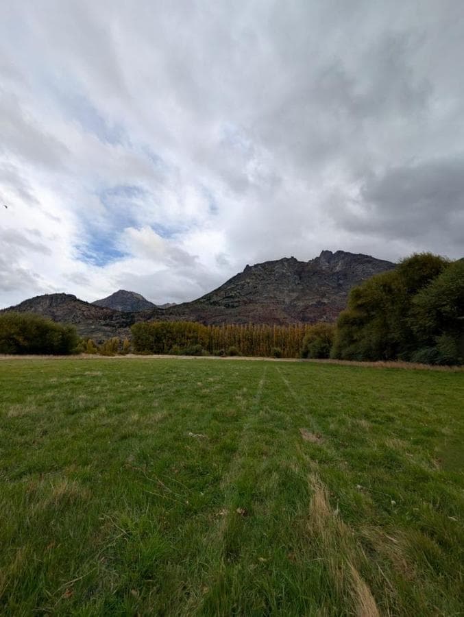 1.8-hectare plot along Route 40 - El Hoyo, Chubut