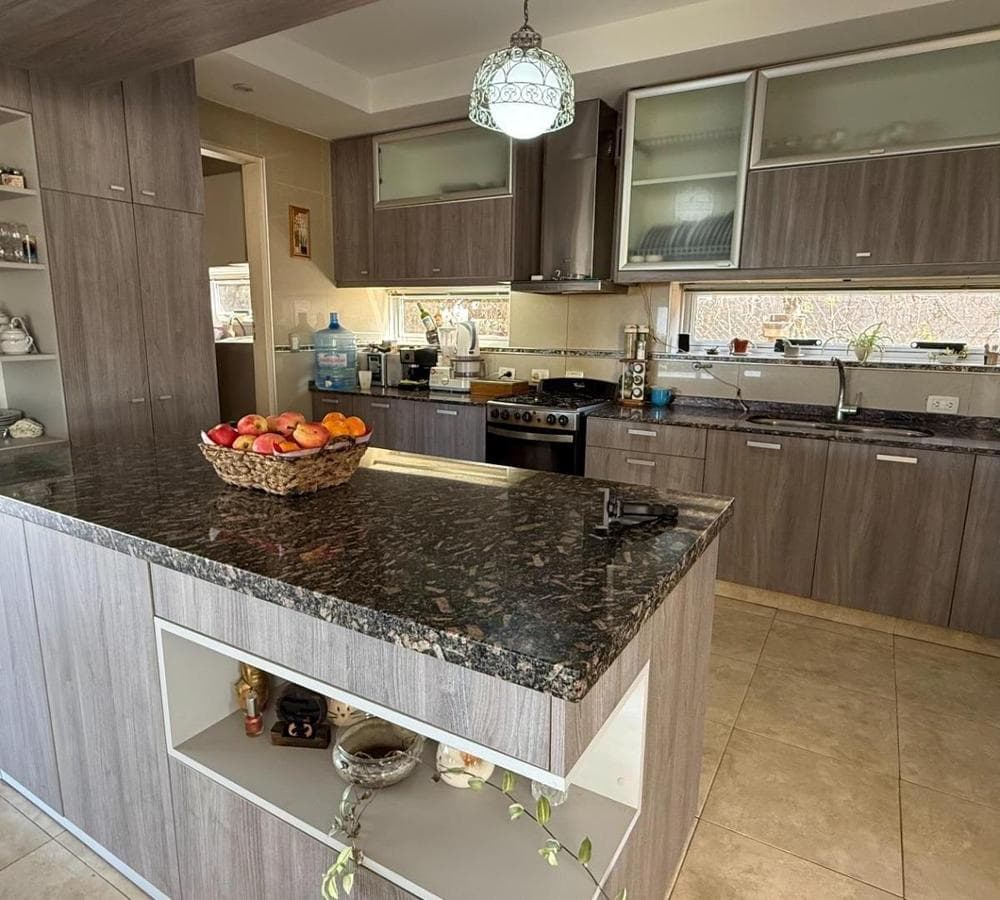 GATED COMMUNITY - CATEGORY 3 HOUSE WITH 3 BEDROOMS AND A SWIMMING POOL - VILLA ALLENDE