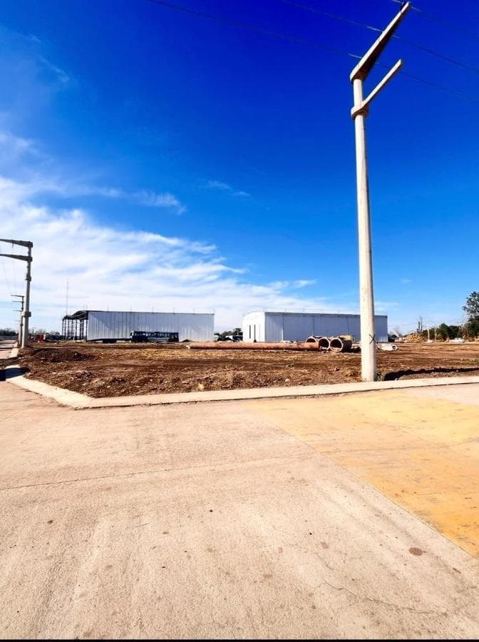 Lot in the Polo 52 Industrial Park - 2,783 m²
