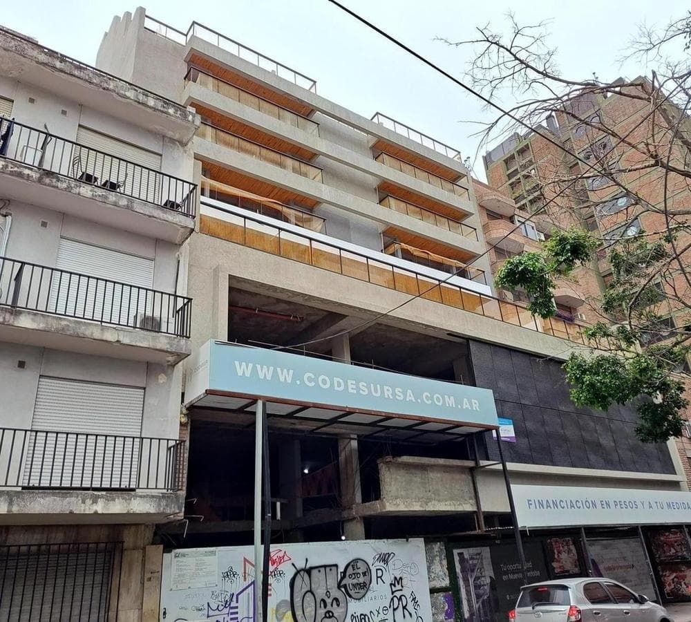 FOR SALE: 1-BEDROOM APARTMENT WITH SPACIOUS TERRACE IN A HIGH-END BUILDING