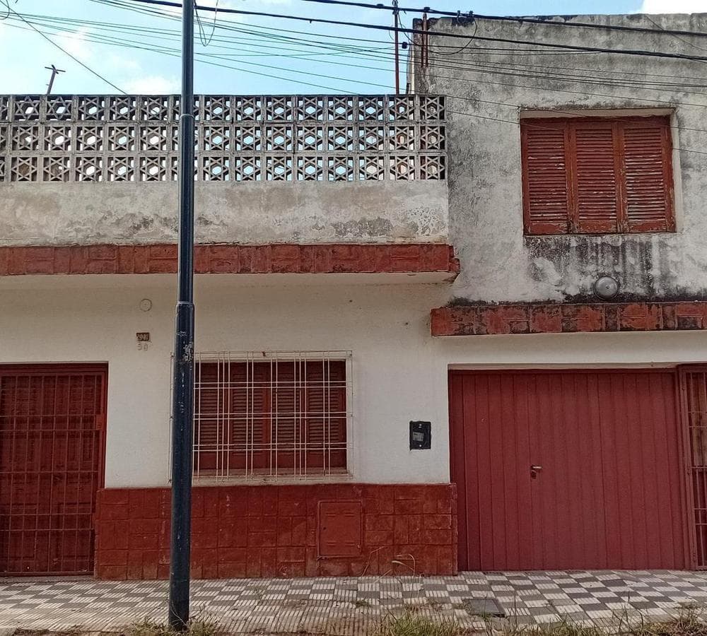 HOUSE FOR SALE IN THE COLON NEIGHBORHOOD—INVESTMENT OPPORTUNITY