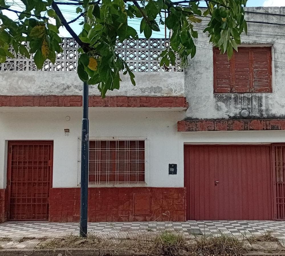 HOUSE FOR SALE IN THE COLON NEIGHBORHOOD—INVESTMENT OPPORTUNITY