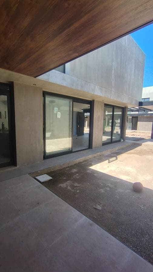 BRAND-NEW 3-BEDROOM DUPLEX FOR SALE IN CHACRAS GREEN