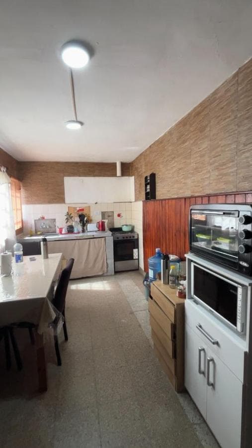 SPACIOUS HOUSE FOR SALE IN LOS ROBLES
