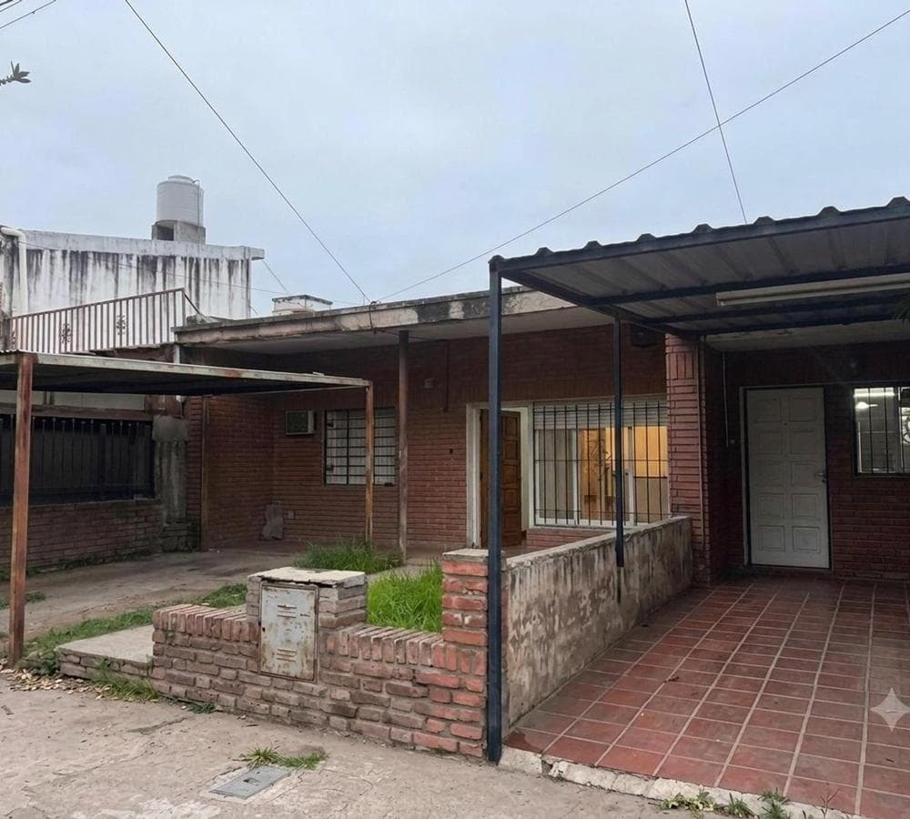 FOR SALE: HOUSE IN PARQUE LICEO. FIRST SECTION