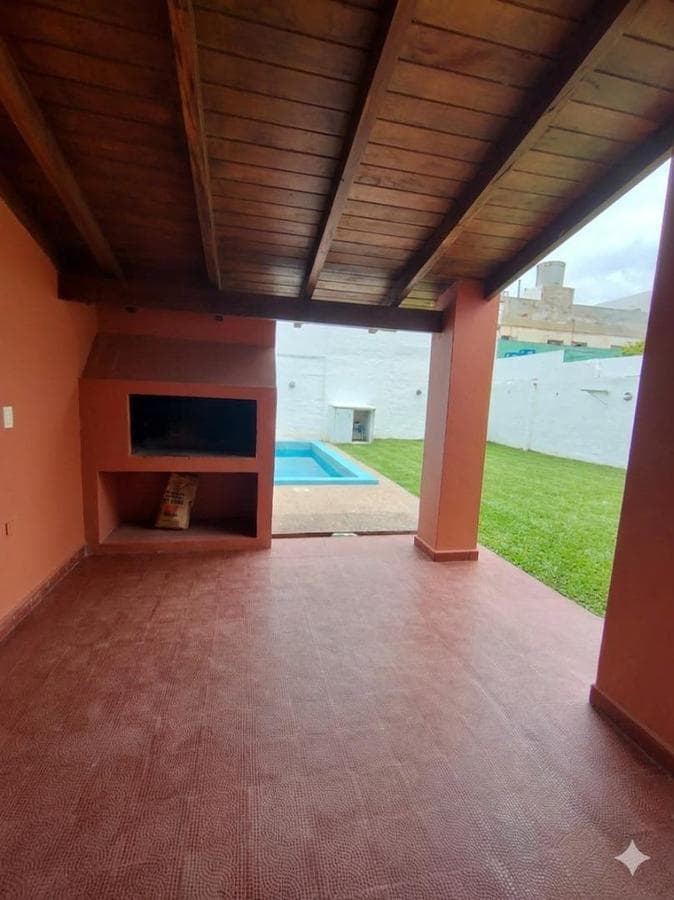 3-BEDROOM HOUSE FOR SALE WITH A POOL, 1 BLOCK FROM RICCHIERI AVENUE