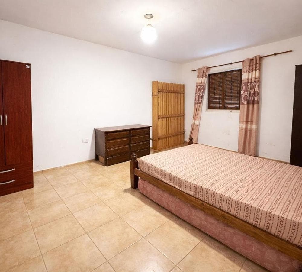 PROPERTY WITH TWO HOUSES IN LA CALERA