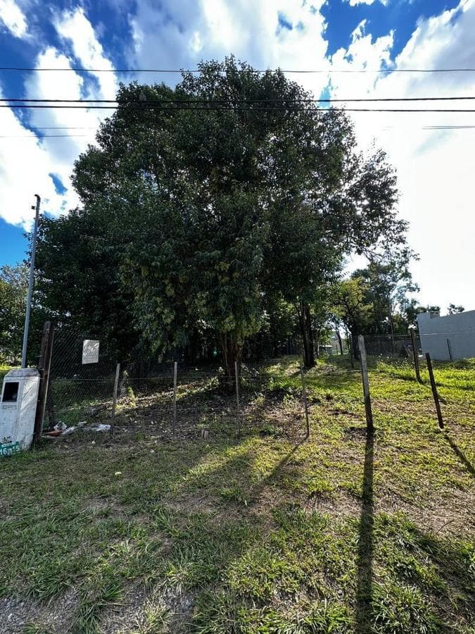 OPPORTUNITY! LOT IN VILLA CATALINA GATED COMMUNITY, 400 M²