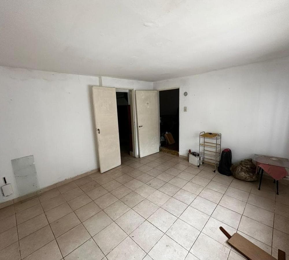 SPACIOUS 2-BEDROOM HOUSE JUST A FEW METERS FROM AV. CORDILLERA