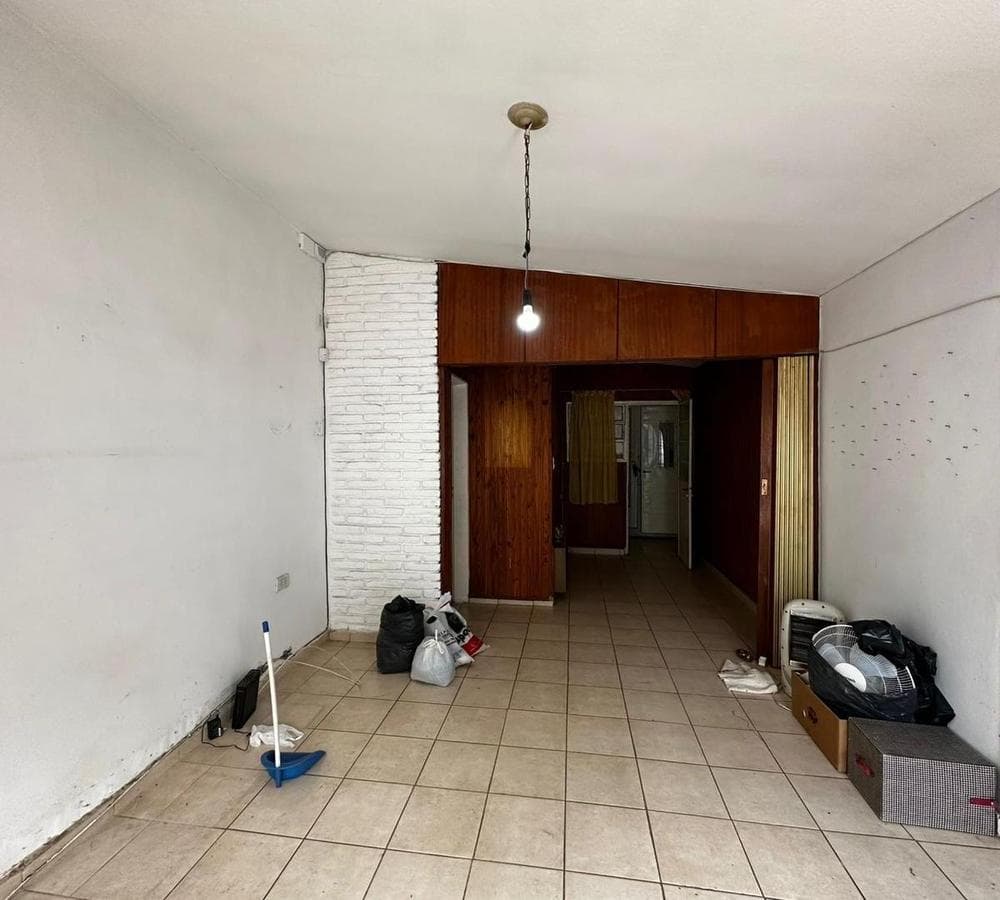 SPACIOUS 2-BEDROOM HOUSE JUST A FEW METERS FROM AV. CORDILLERA